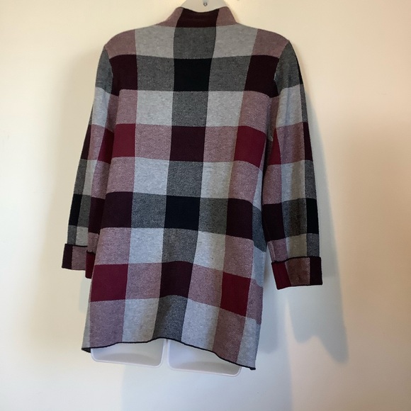 Tahari Mock Neck Sweater Women Size Large Gray/Red Plaid Pullover Tartan Knit - Picture 3 of 7